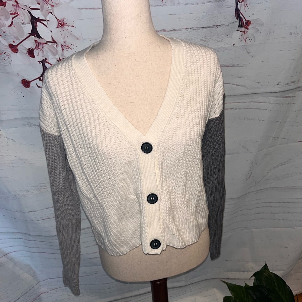 Pretty little thing sweater